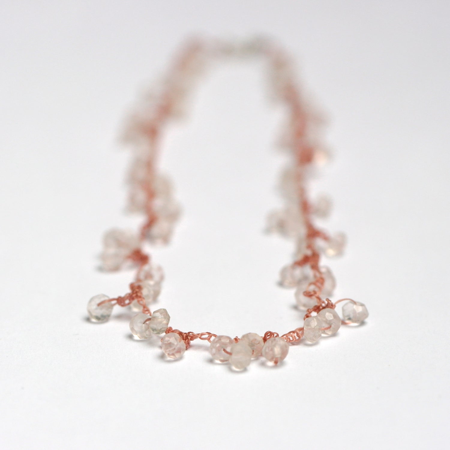 gehaakte ketting met rozenquartz