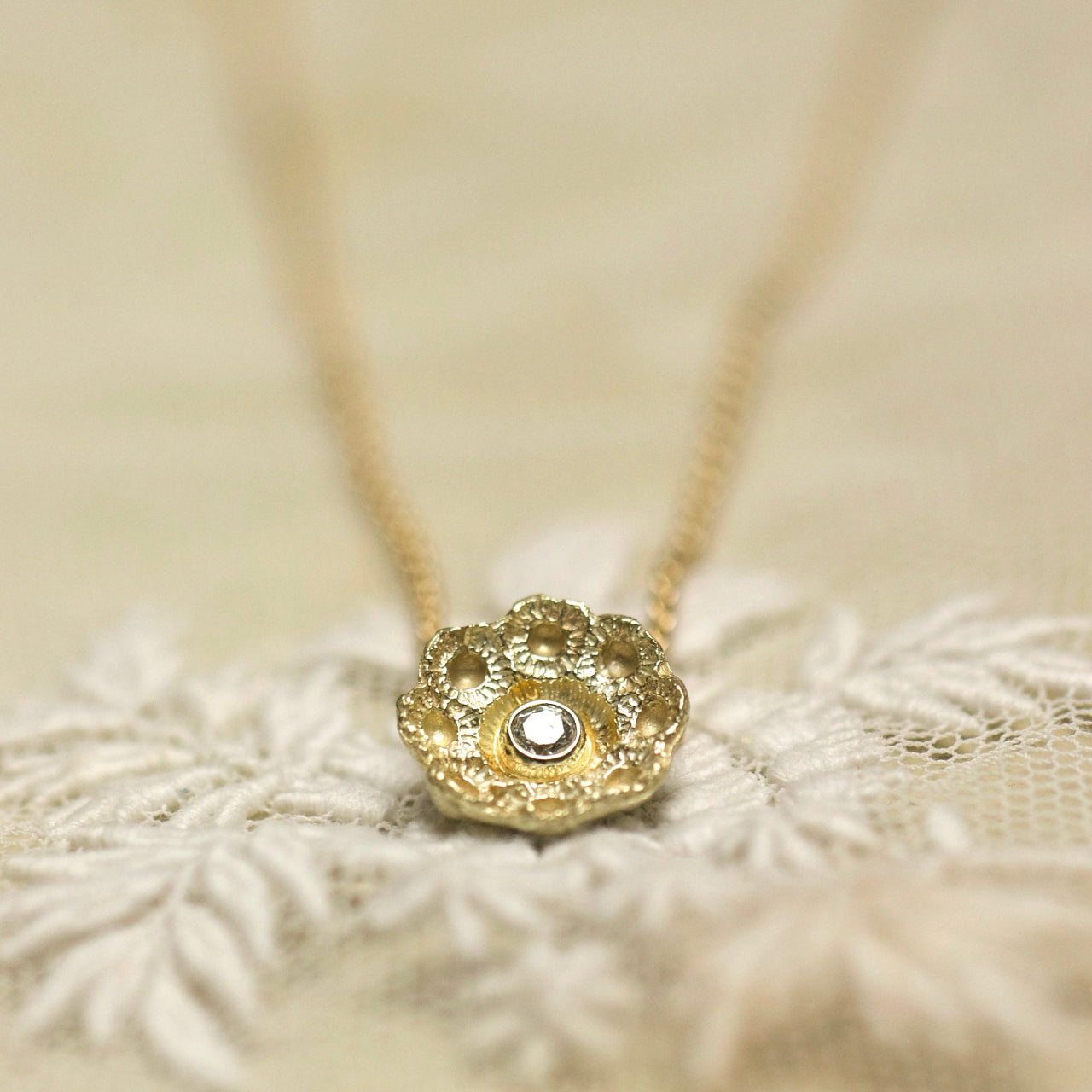 zeeuwse ketting met een diamantje