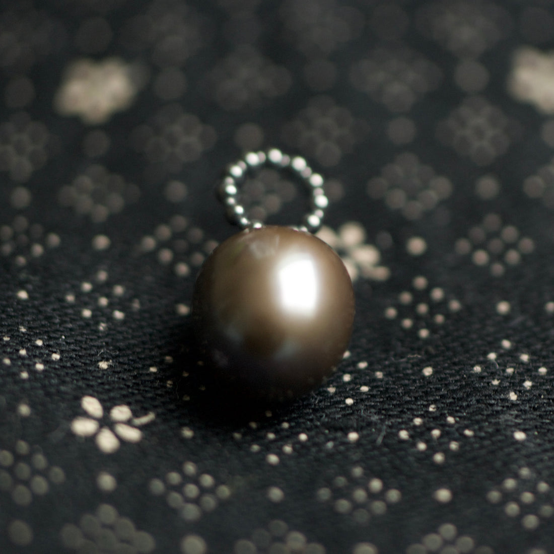 Pendant Vermeer, girl with a pearl earring